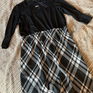 Adrienne Vittadini Three Quarter Sleeve With Knit Jacquard Bottom Dress